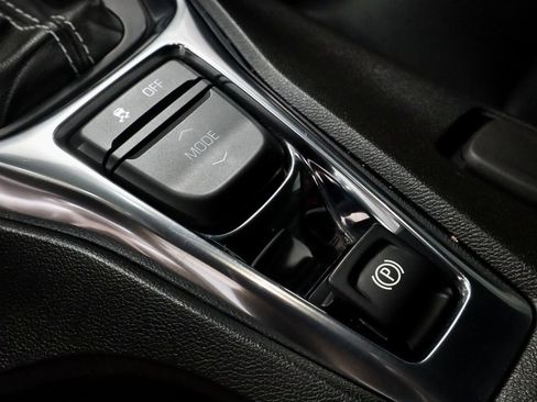 Used 2019 Chevrolet Camaro SS image 33