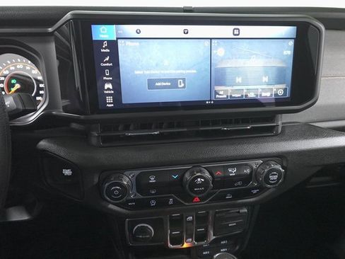 Used 2024 Jeep Gladiator Sport image 16