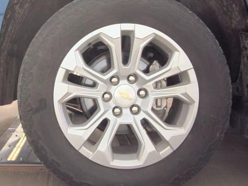 Used 2023 Chevrolet Silverado 1500 LTZ w/ LTZ Convenience Package II AWD/4WD image 9