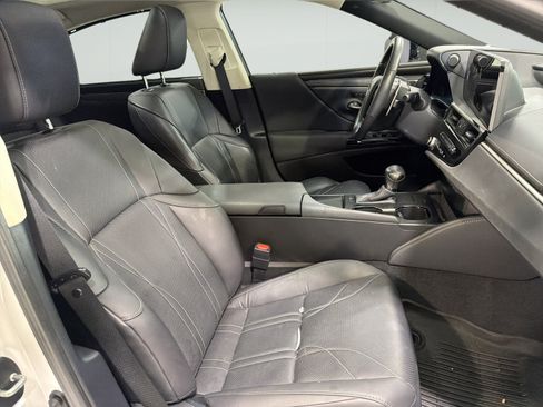 Used 2025 Lexus ES 350 Ultra Luxury w/ Accessory Package (Z2) FWD image 20