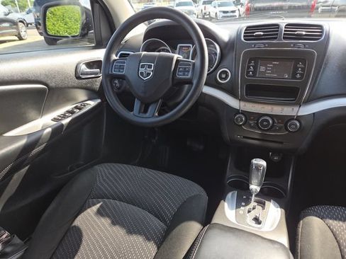 Used 2019 Dodge Journey SE w/ Blacktop Package FWD image 25