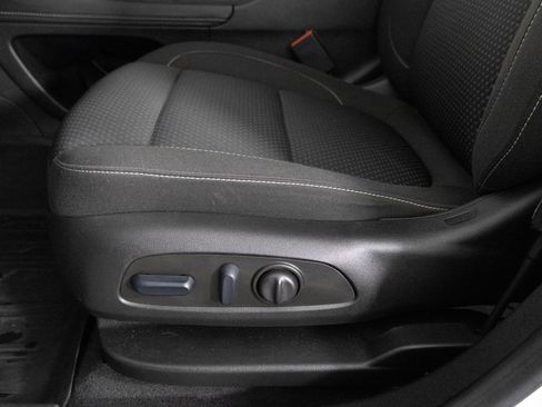 Certified 2023 GMC Acadia SLE w/ Driver Convenience Package image 20