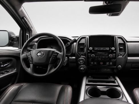 Used 2024 Nissan Titan PRO-4X w/ Pro-4x Convenience Package AWD/4WD image 9
