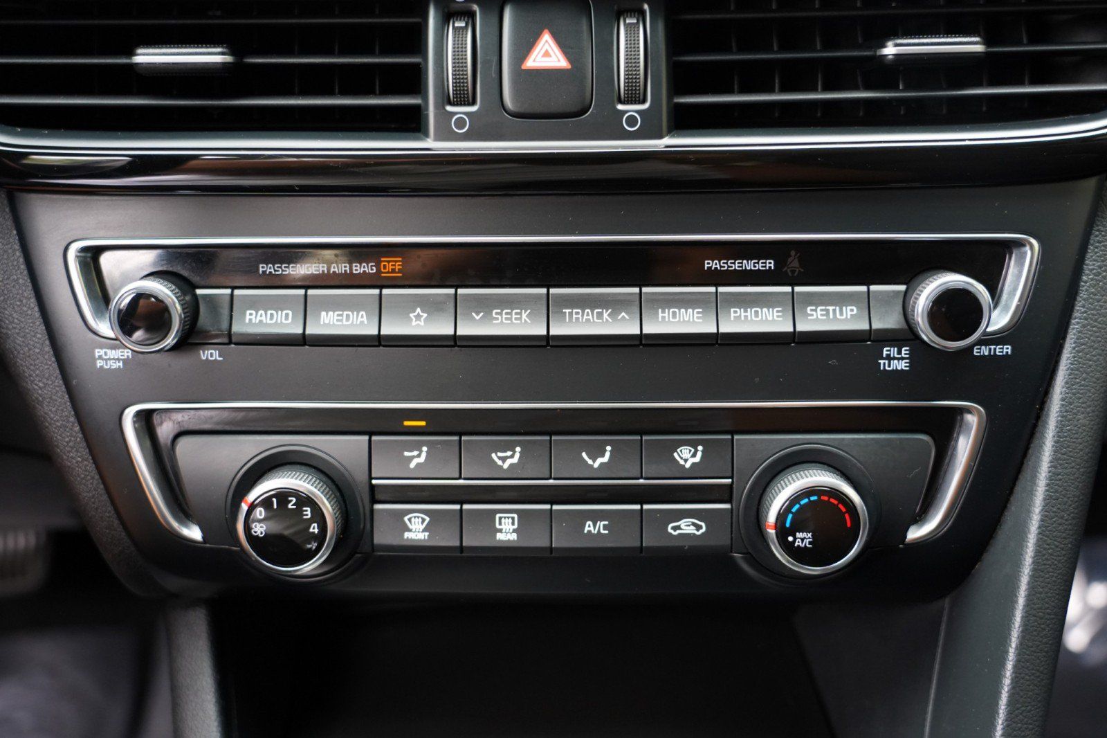 Used 2020 Kia Optima SE FWD image 28