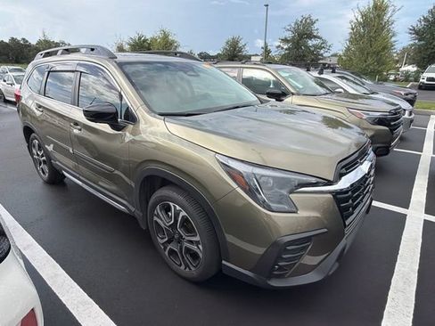 Used 2024 Subaru Ascent Limited w/ Technology Package AWD/4WD image 2