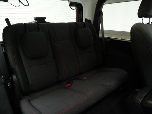 Used 2022 Jeep Wrangler Rubicon AWD/4WD image 28