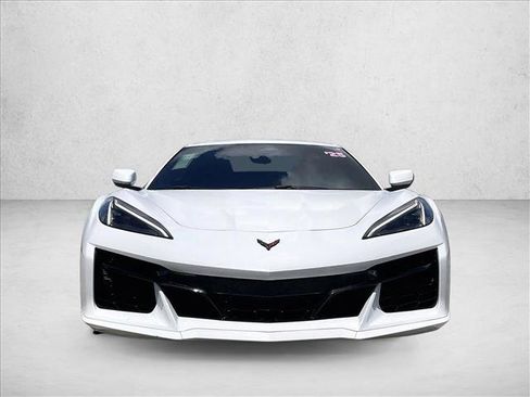 Used 2025 Chevrolet Corvette Z06 RWD image 3