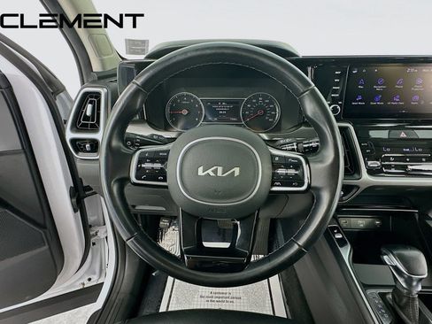 Used 2022 Kia Sorento S FWD image 14