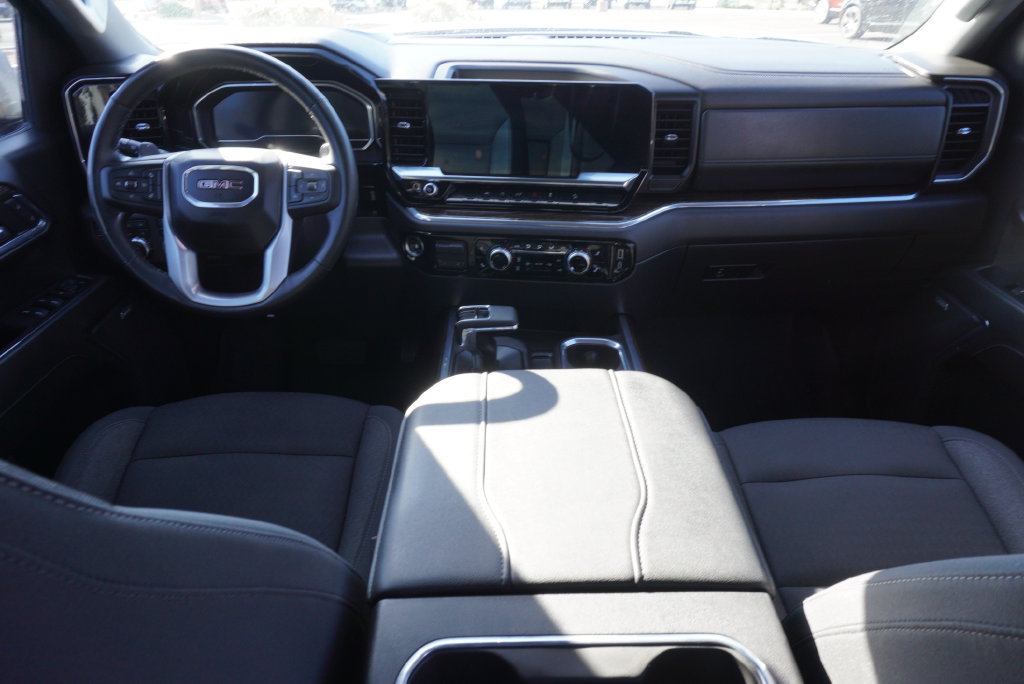 Used 2024 GMC Sierra 1500 Elevation w/ Preferred Package AWD/4WD image 8