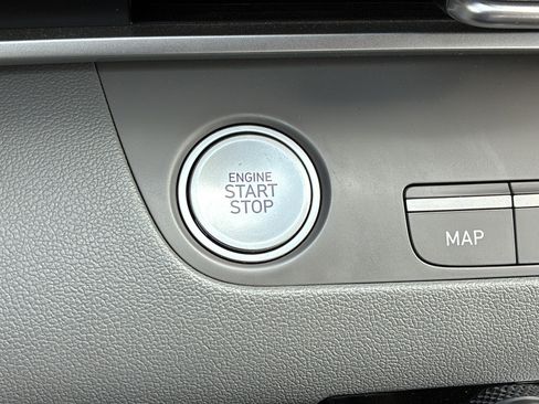 Used 2023 Hyundai Elantra SEL w/ Convenience Package FWD image 30