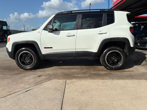Used 2016 Jeep Renegade Trailhawk AWD/4WD image 18