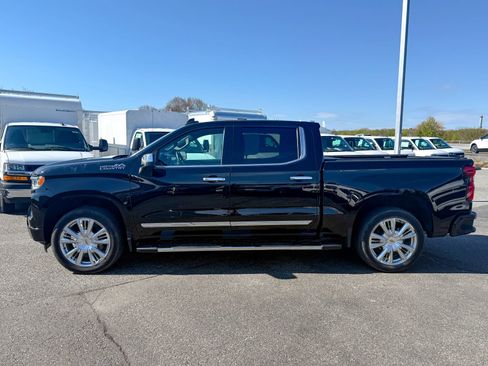 Used 2024 Chevrolet Silverado 1500 High Country w/ Technology Package AWD/4WD image 4