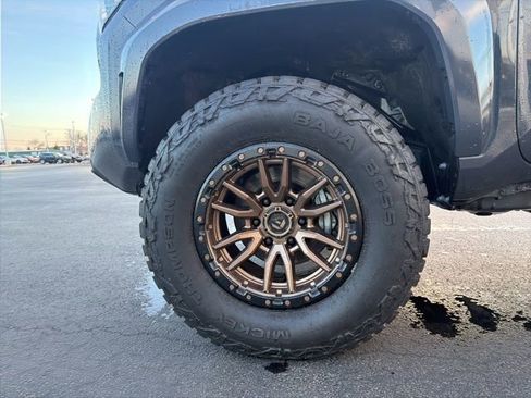 Used 2025 Toyota Tacoma TRD Sport w/ TRD Sport Premium Package image 12