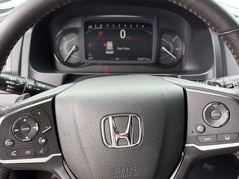 Used 2025 Honda Passport TrailSport image 14
