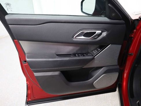 Used 2018 Land Rover Range Rover Velar R-Dynamic SE image 16