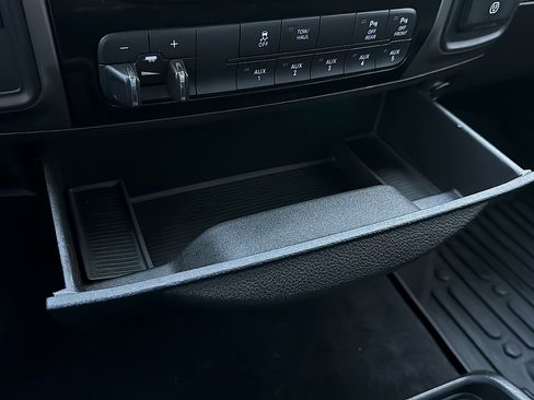 Used 2018 RAM 2500 Laramie w/ Sport Appearance Group AWD/4WD image 39