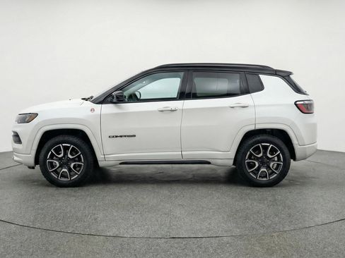 Used 2025 Jeep Compass Trailhawk AWD/4WD image 5