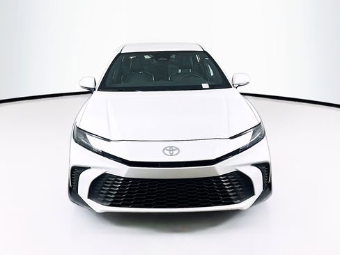 Used 2026 Toyota Camry SE FWD image 2