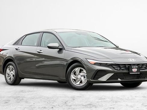 New 2026 Hyundai Elantra SE FWD image 1
