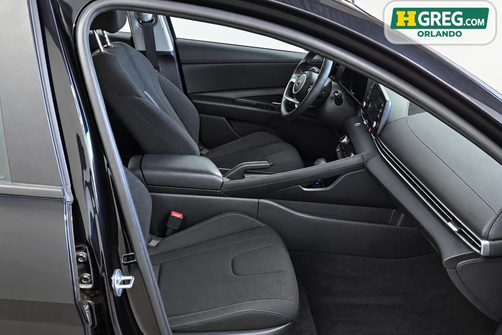 Used 2023 Hyundai Elantra SEL w/ Cargo Package FWD image 11