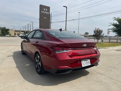 Used 2023 Hyundai Elantra SEL w/ Convenience Package FWD image 5