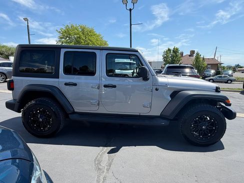 Used 2019 Jeep Wrangler Unlimited Sport S AWD/4WD image 3