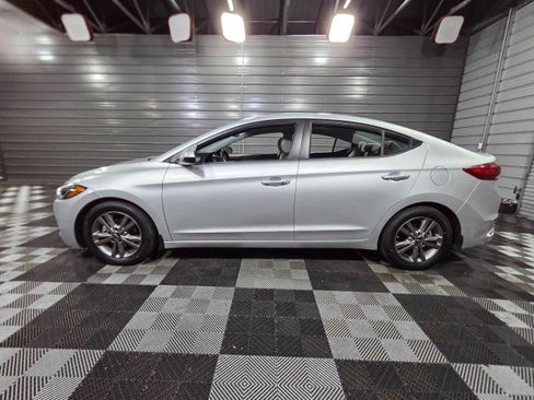 Used 2018 Hyundai Elantra Value Edition FWD image 8