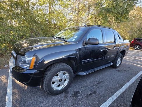 Used 2013 Chevrolet Avalanche LT w/ Suspension Package, Off-Road image 14