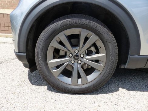 Used 2021 Ford Explorer XLT w/ Equipment Group 202A AWD/4WD image 15