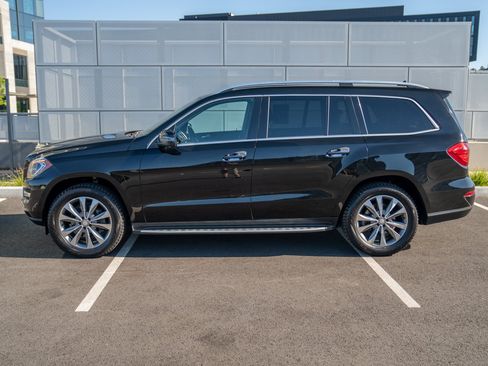 Used 2015 Mercedes-Benz GL 320 BlueTEC 4MATIC image 2
