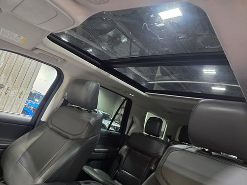 Used 2025 Ford Expedition Active AWD/4WD image 6