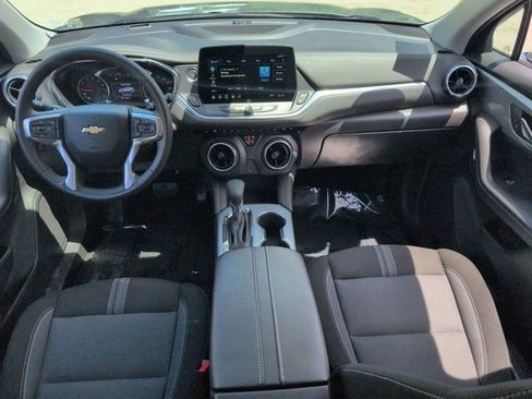 Used 2025 Chevrolet Blazer LT FWD image 25