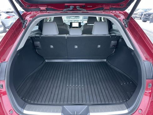 Used 2021 Toyota Venza XLE image 30