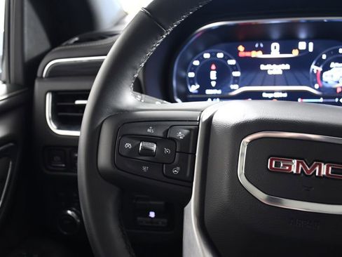 Used 2023 GMC Yukon XL SLT w/ SLT Premium Package image 28