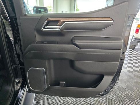 Used 2022 Chevrolet Silverado 1500 RST AWD/4WD image 39