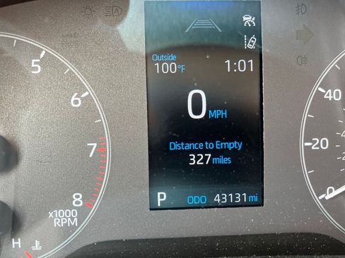 Used 2025 Toyota Corolla LE FWD image 9