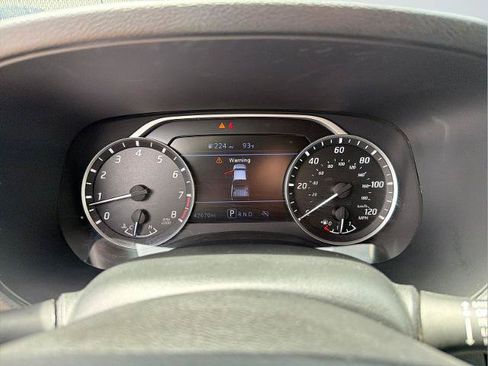 Certified 2024 Nissan Frontier SV RWD image 12