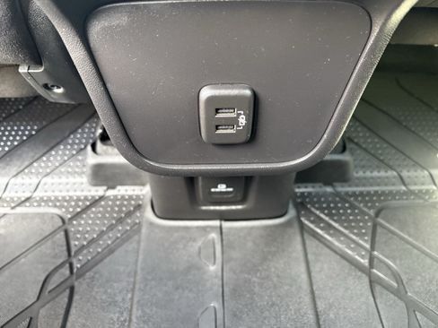 Used 2024 Chevrolet Equinox LT AWD/4WD image 13