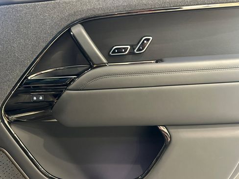 Used 2025 Land Rover Range Rover Sport Autobiography image 20