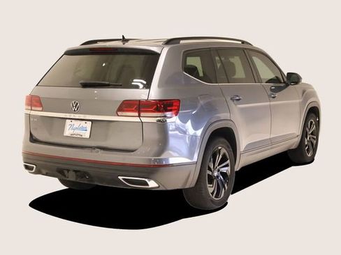Used 2022 Volkswagen Atlas SE w/ Black Wheel Package FWD image 6