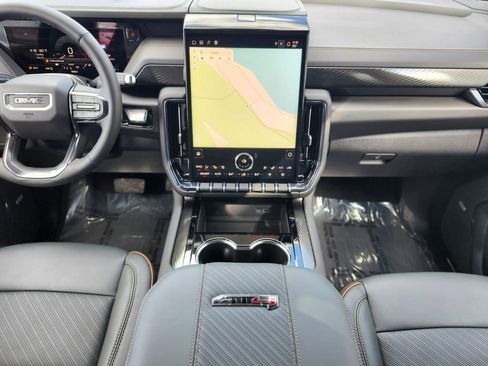 Used 2026 GMC Yukon XL AT4 AWD/4WD image 12