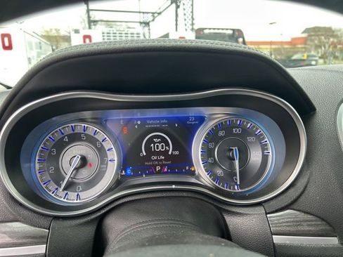 Used 2021 Chrysler 300 Touring L image 20