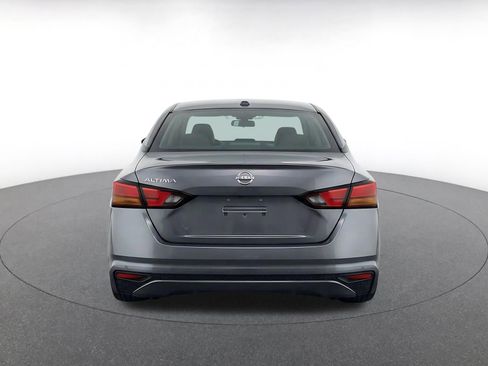 Used 2025 Nissan Altima 2.5 SV FWD image 8