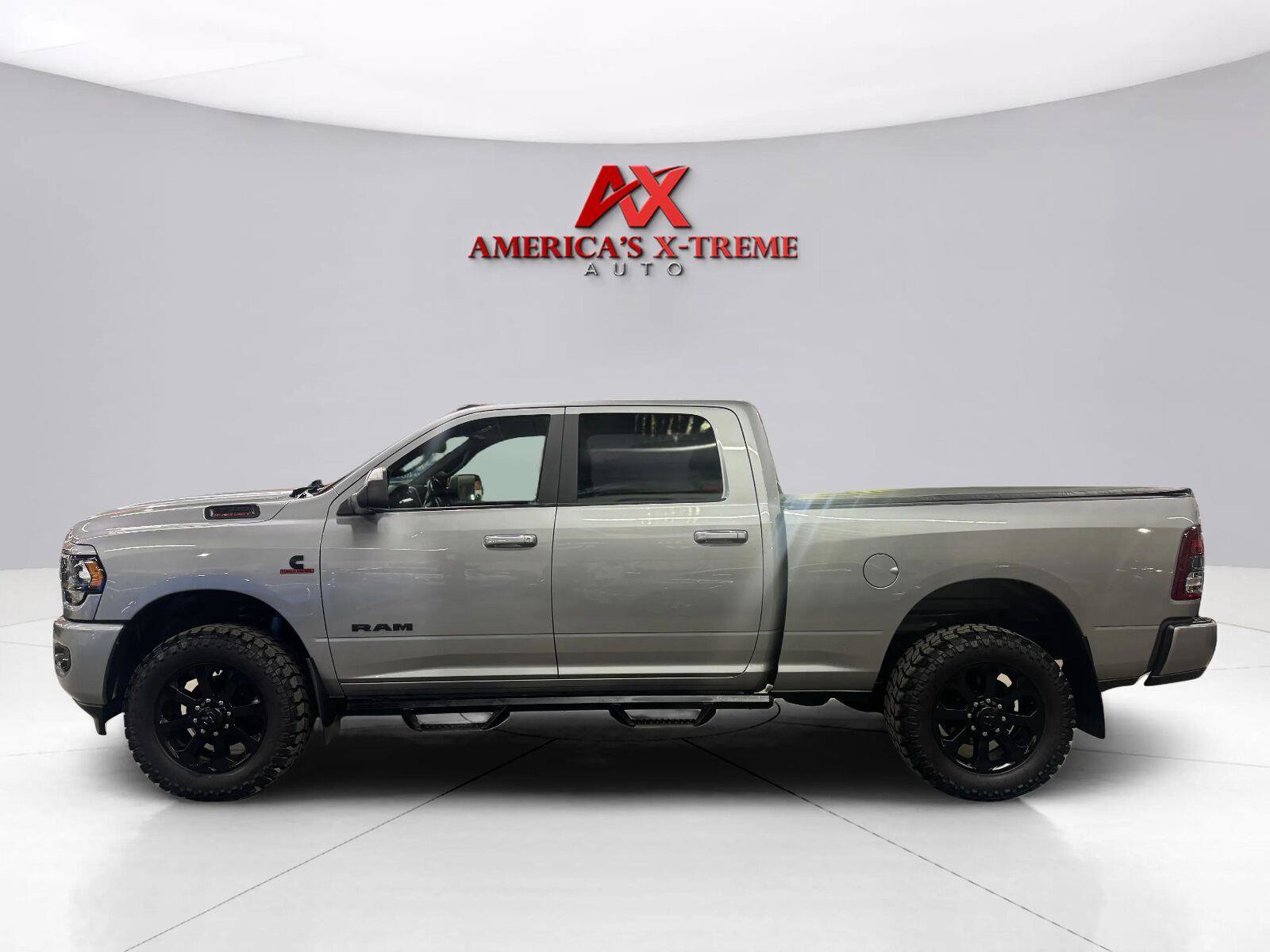 Used 2021 RAM 2500 Big Horn w/ Night Edition AWD/4WD image 4