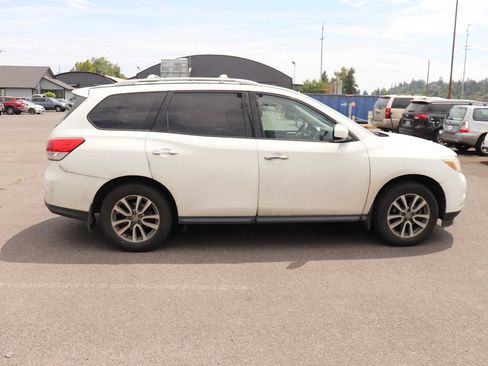 Used 2015 Nissan Pathfinder S FWD image 4