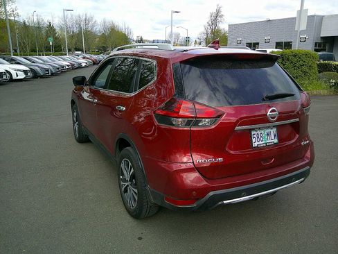 Used 2020 Nissan Rogue S image 3