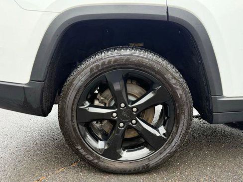 Certified 2024 Jeep Grand Cherokee L Altitude AWD/4WD image 21