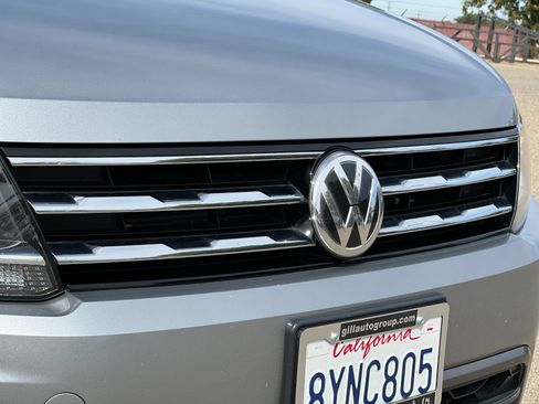 Used 2021 Volkswagen Tiguan SE FWD image 37