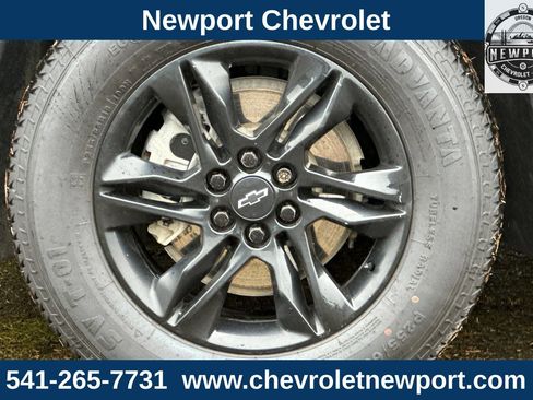 Used 2023 Chevrolet Traverse LT w/ Midnight/Sport Edition image 27