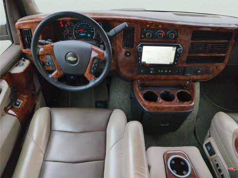 Used 2022 Chevrolet Express 2500 Extended w/ Enhanced Convenience Package image 23